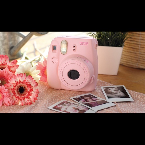 Fujifilm Instax Mini 8 Instant Camera (Pink) - Picture 2 of 3